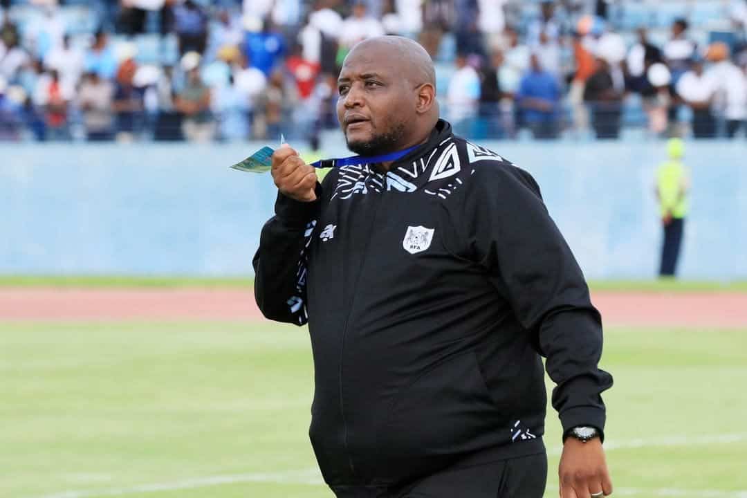 Morena Ramoreboli als coach van Botswana